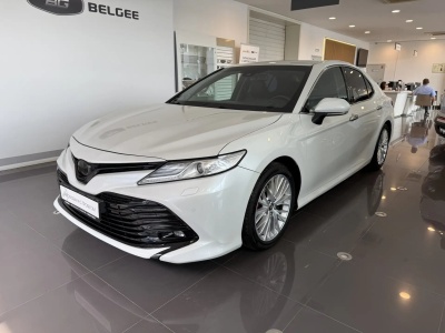 Toyota Camry VIII (XV70)