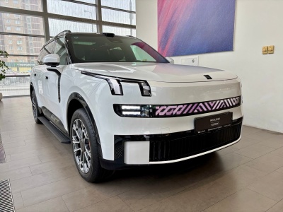 Lynk & Co 900 I